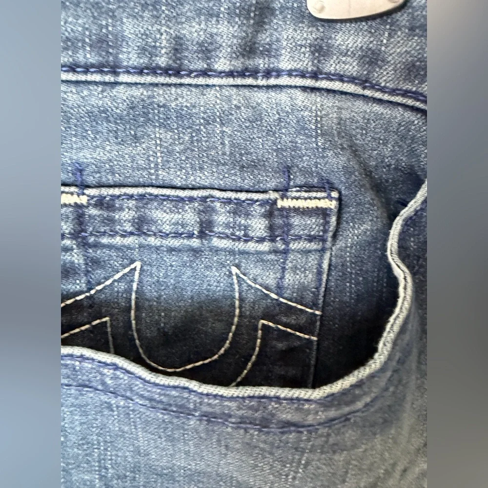 True Religion Denim Jeans Gene Relaxed Slim with Signature Stitching Size 36